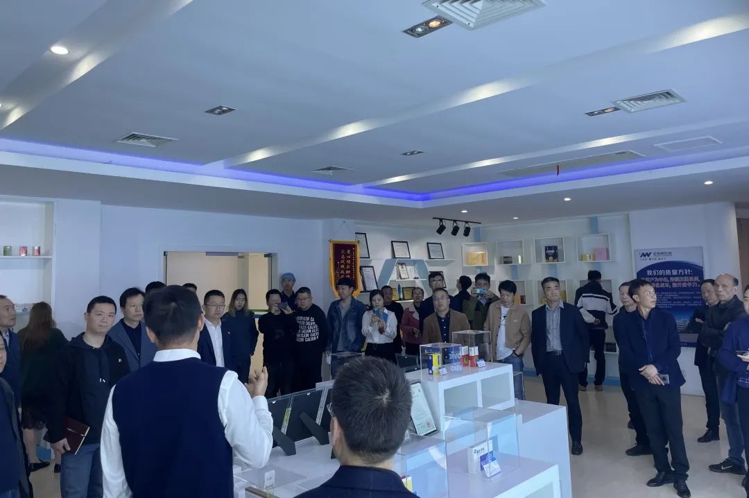 蕭山區(qū)包裝企業(yè)同行參觀亞銘威數(shù)字工廠